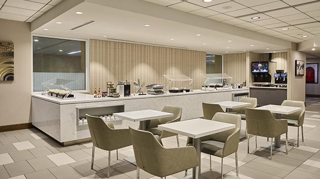 The Club Atl (Concourse F)