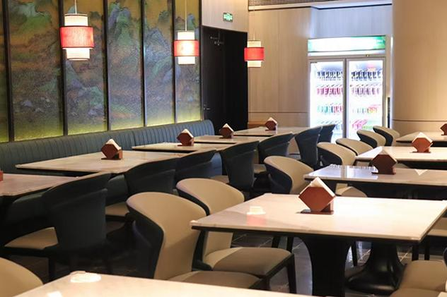 Lounge L33