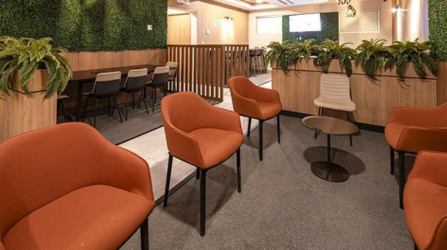 Oma Premium Lounge