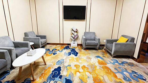 First Class, VIP Lounge