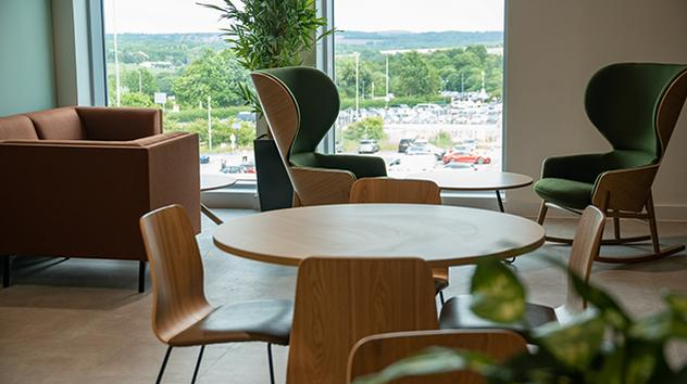 Leeds Bradford International LBA Otras localizaciones