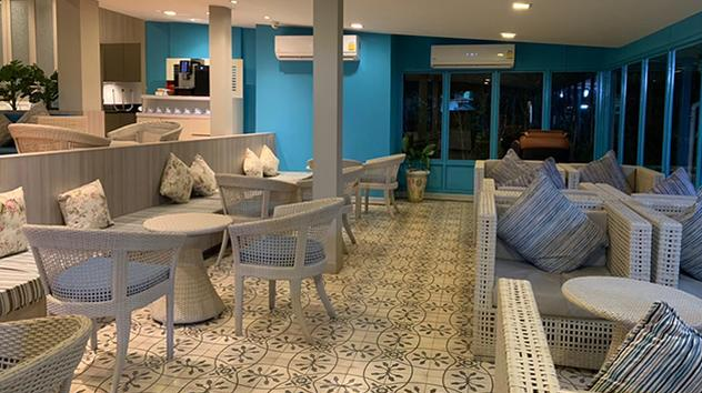 Blue Ribbon Club Lounge